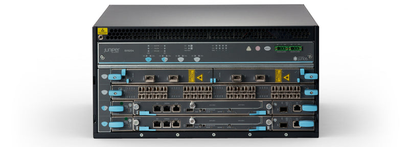 Juniper EX9204 Chassis-Switch, Vorderansicht schräg von oben