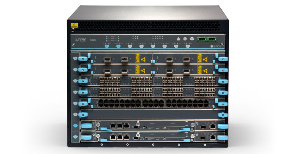 Juniper EX9208 Chassis-Switch, Vorderansicht schräg von oben