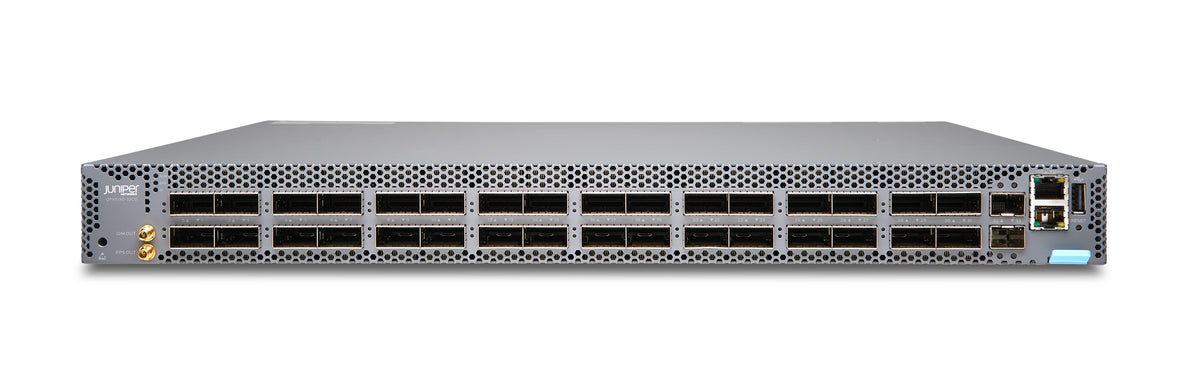 Juniper QFX5130-32CD Switch, Vorderansicht schräg von oben