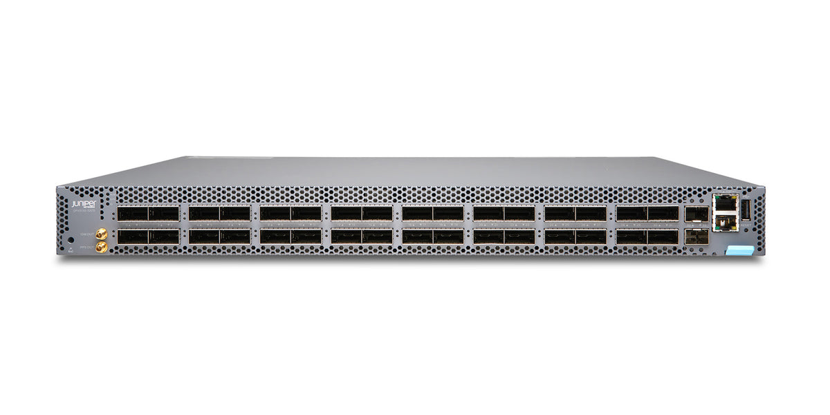 Juniper QFX5130-32CD Switch, Vorderansicht schräg von oben