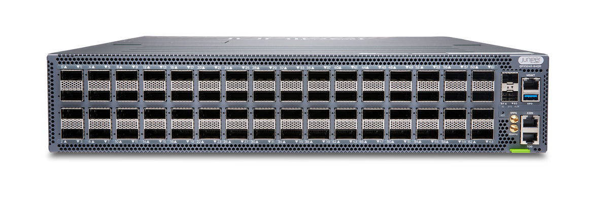 Juniper QFX5240-64QD Switch, Vorderansicht schräg von oben