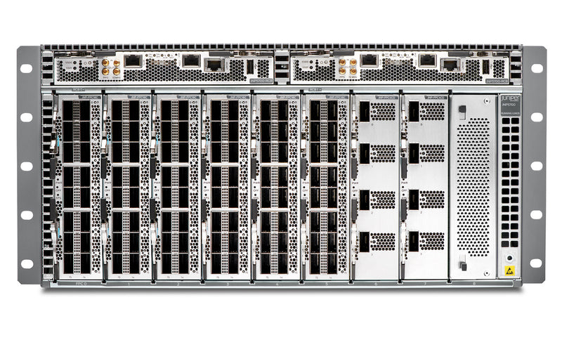 Juniper QFX5700 modularer Switch mit Linecards, Frontansicht